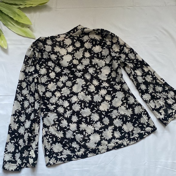 ⭐️Tory Burch Black and White Floral Print Blouse⭐️ - Picture 8 of 10